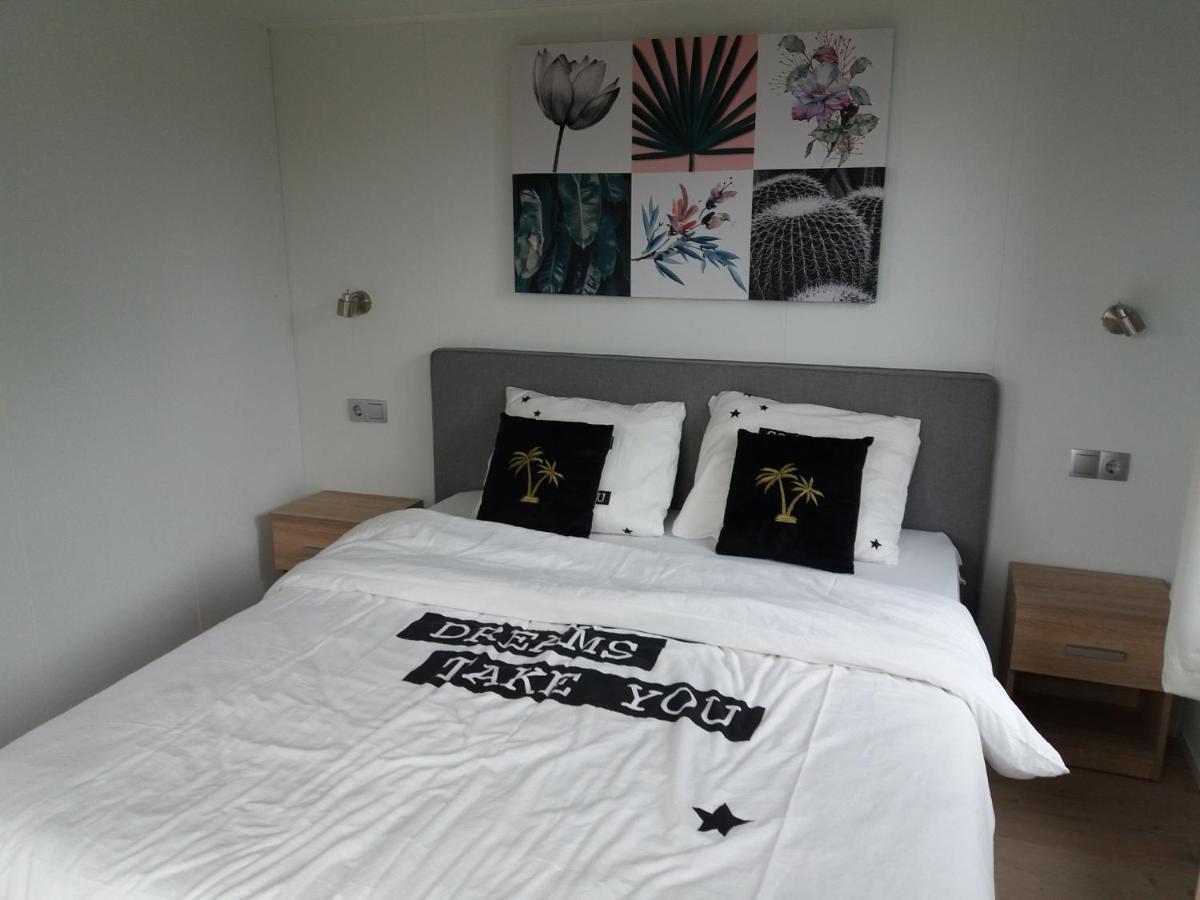 Luxe Bungalow Op Rustig Vakantiepark. Dronrijp Exteriér fotografie